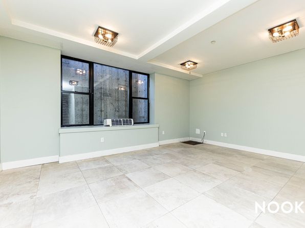 238 Pulaski St #1B