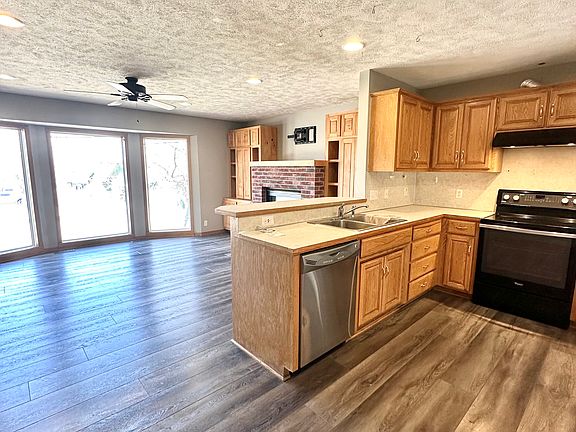 4th image of 8027 S 68th Circle Ave