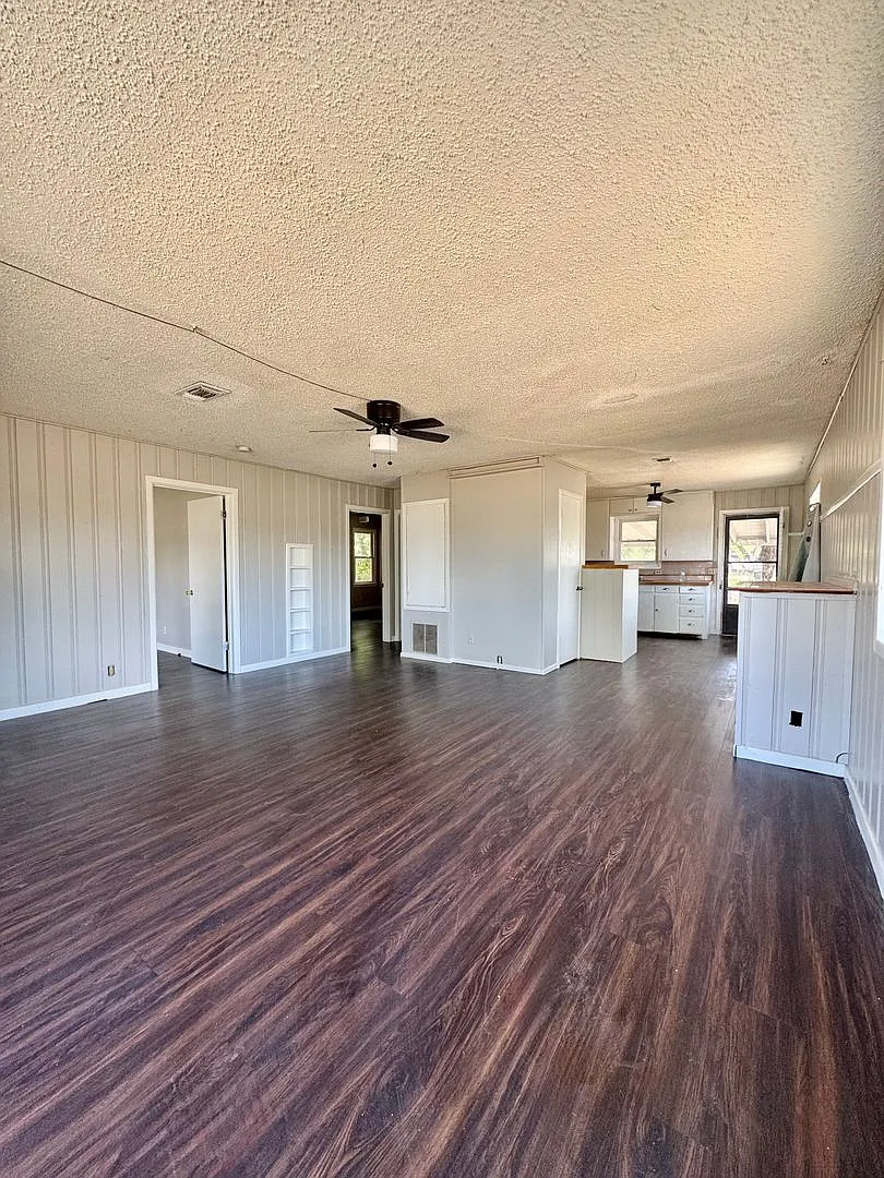 Coming Soon! 2 Bedroom Home Near Goodfellow Afb! — Photo 2