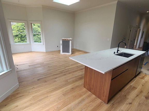 5th image of 182 Grattan St