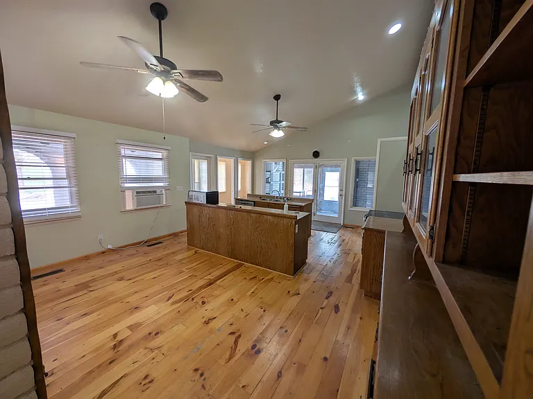 533 N Clarion Rd — Photo 34
