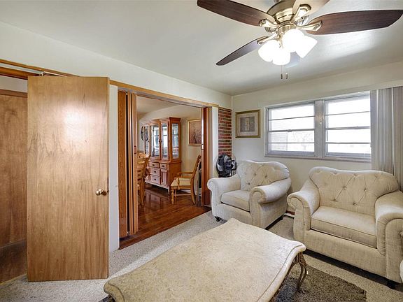 5th image of 7323 Esterbrook Dr