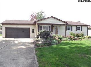 9896 Deltona Dr, New Middletown, OH 44442