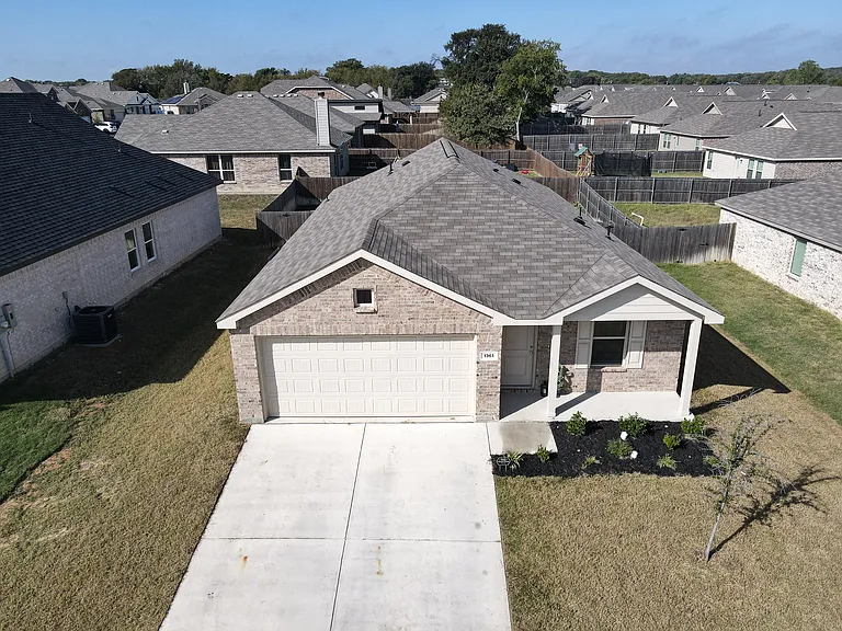 1361 Beach Dr — Photo 28