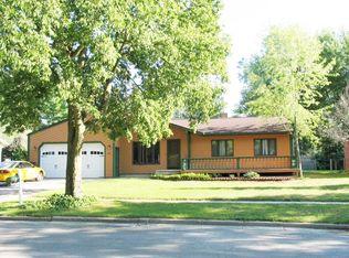 2104 E Sugnet Rd, Midland, MI 48642