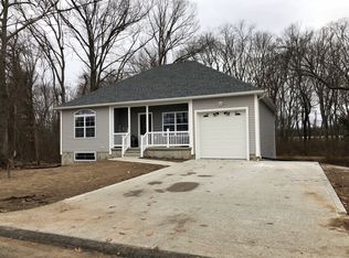 35 Gillette Ave, Southwick, MA 01077