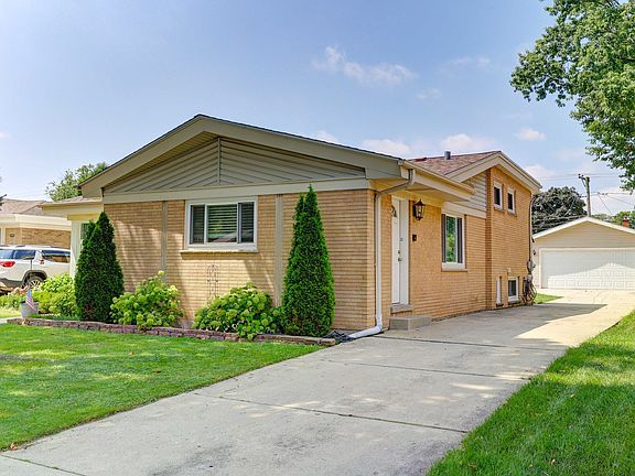 3rd image of 2534 Kensington Ave