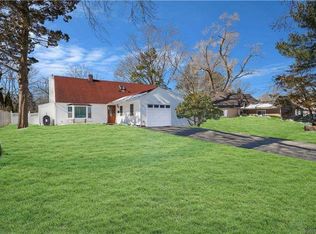 79 Sagebrush Ln, Islandia, NY 11749