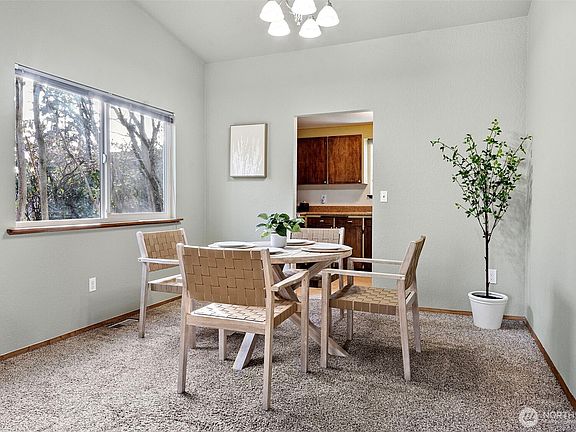 5th image of 16902 22nd Avenue E
