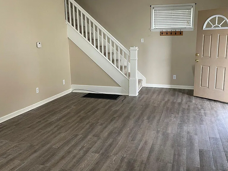 1411 Linden Ave — Photo 4