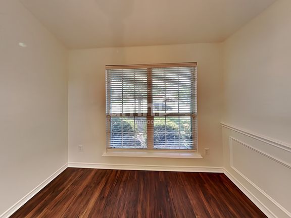 5th image of 1685 Ashbourne Dr