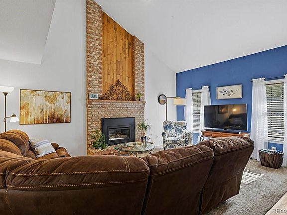 3rd image of 146 Willow Place S