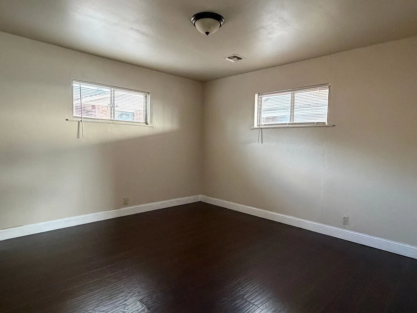 9 NW 13th- available now! — Photo 4
