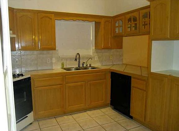 4th image of 1104 Amber Morgan Dr