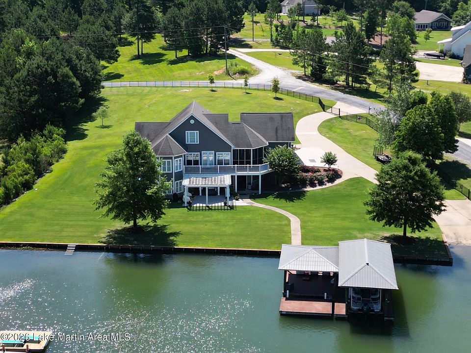 1st image of 320 Hilyer Rd