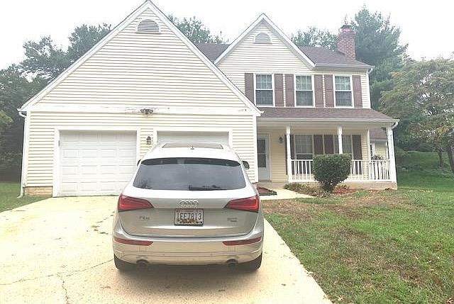 Front driveway and main entrance