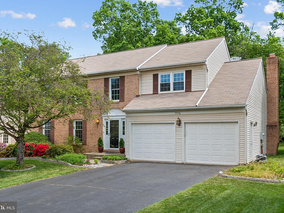 1st image of 906 Broad Oaks Dr
