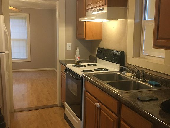 3rd image of 11423 Felton St