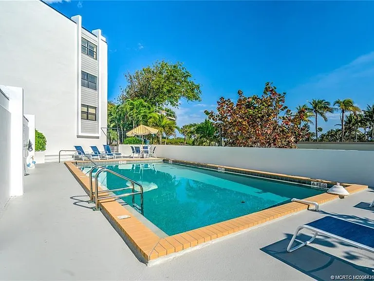 1289 NE Ocean Blvd #6 — Photo 41
