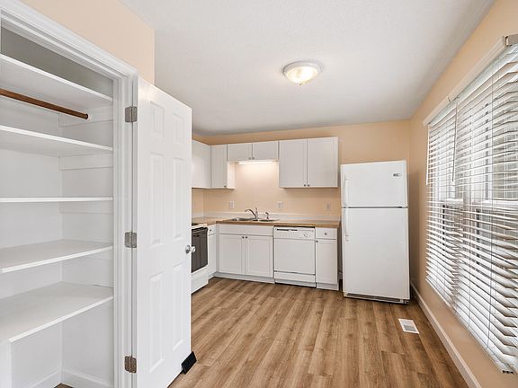 5th image of 121 Westview Dr APT 27