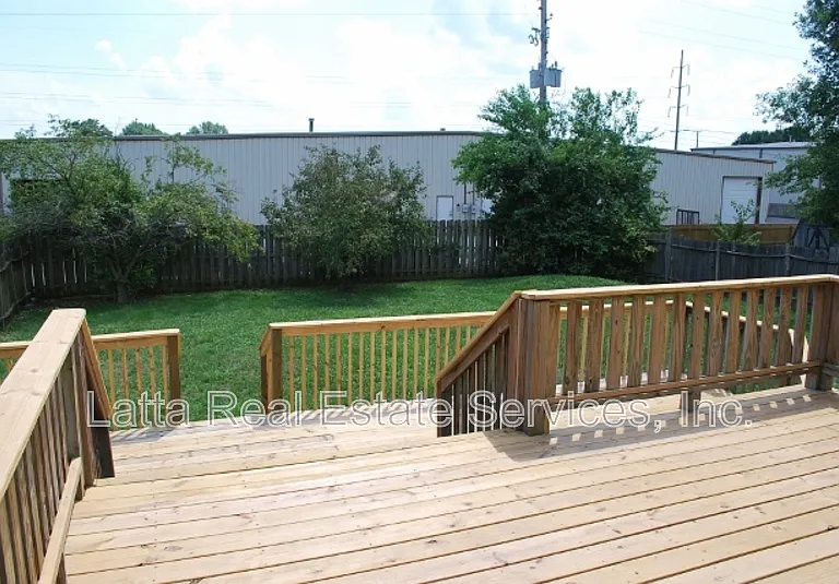 2916 SW Jackson St — Photo 3