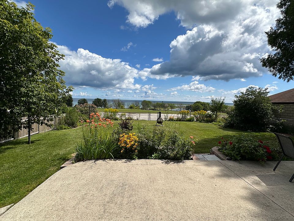 Lake views with quick access to beach, and lighthouse walk.
