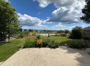 625 N 4th St, Manitowoc, WI 54220