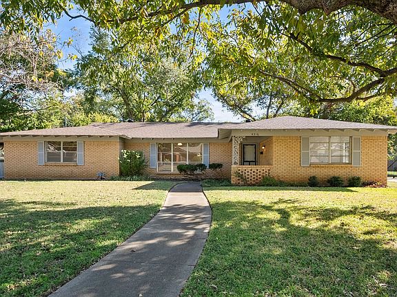 3rd image of 4316 Ashmore Dr