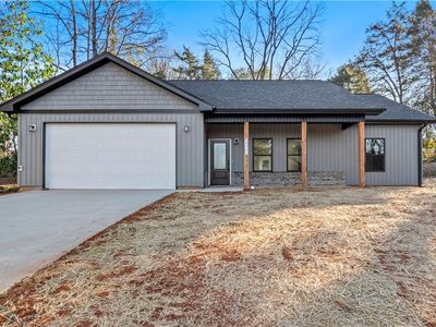 2322 Summerlin St, Winston Salem, NC, 27103