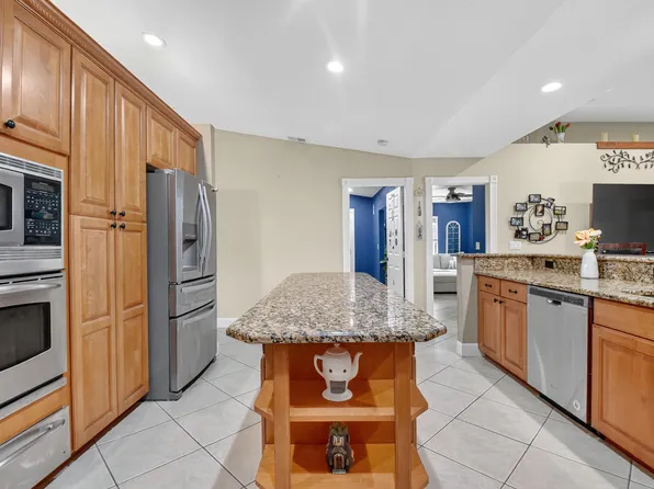 16064 E Brighton Drive, The Acreage, FL 33470