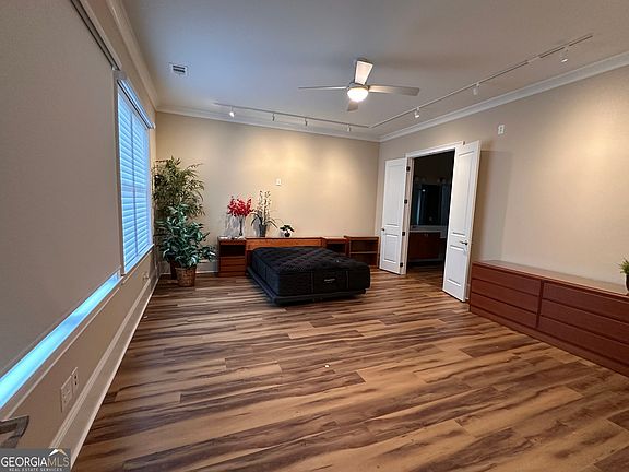4th image of 2674 Cork St