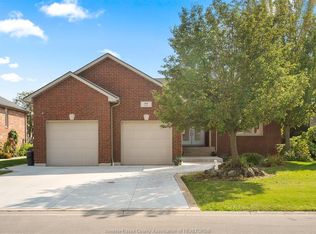 77 Whelan Dr, Amherstburg, ON N9V 4B6