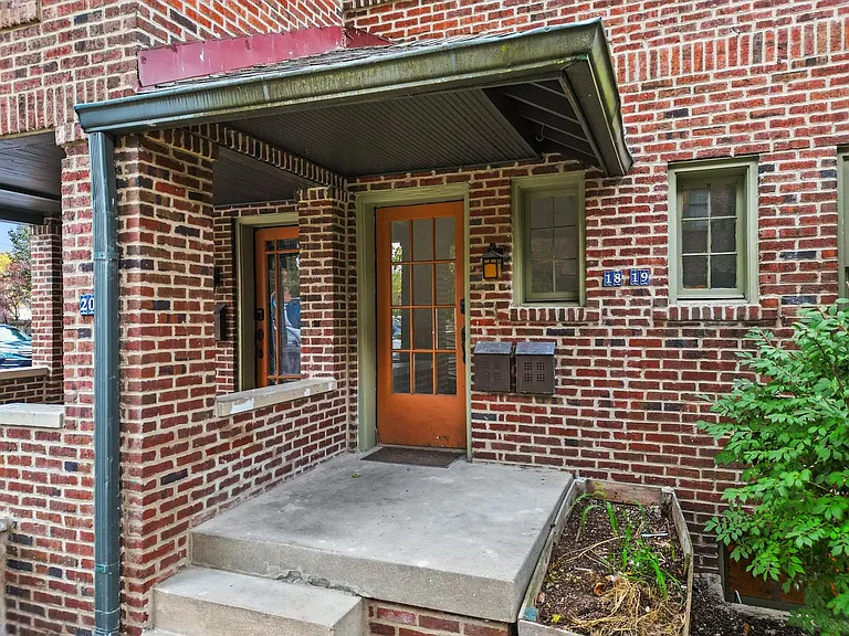 Historic Audubon Court — Photo 40