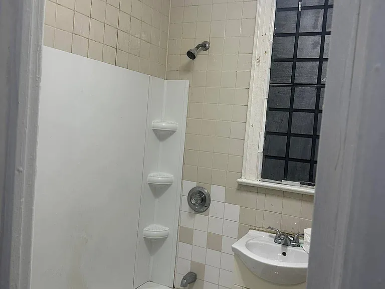 141 Roosevelt Ave #A — Photo 6