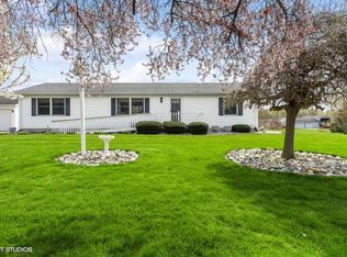 3363 Hillandale Rd, Eau claire, MI 49111