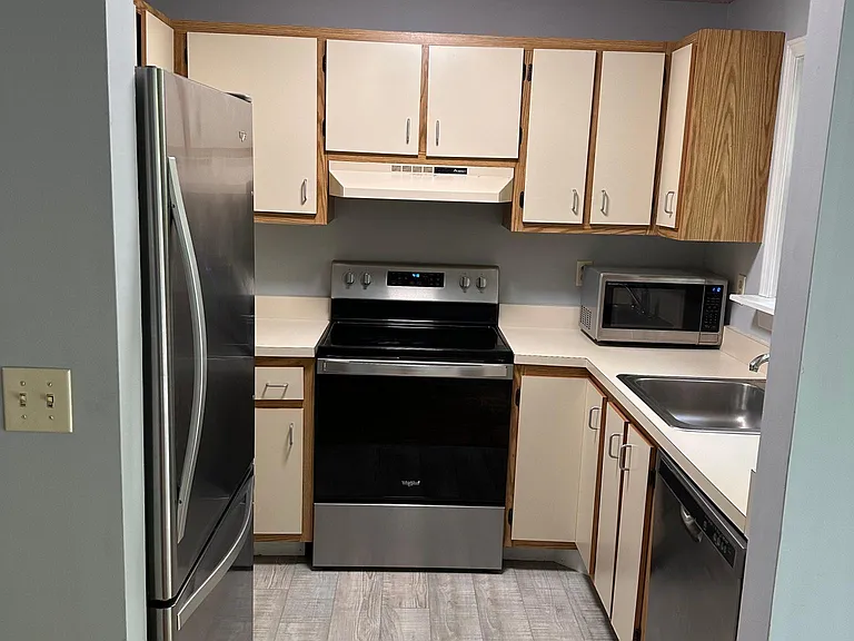 58 Crystal Ln #C — Photo 5