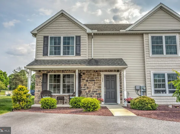 122 Redstone Dr, Denver, PA 17517