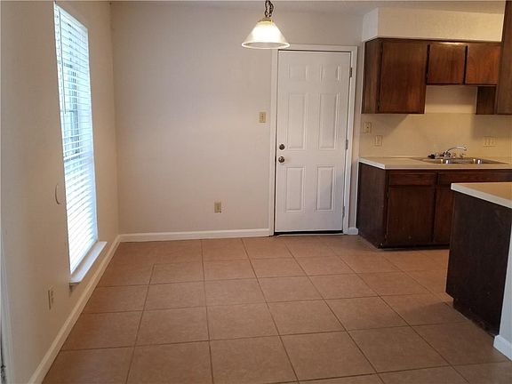 4th image of 6800 Lunar Dr #B