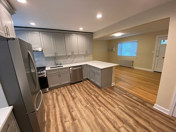 5th image of 24762 77th Cres Floor 1