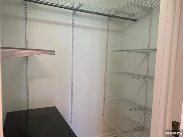 279 Slocum Way image 13 of 15