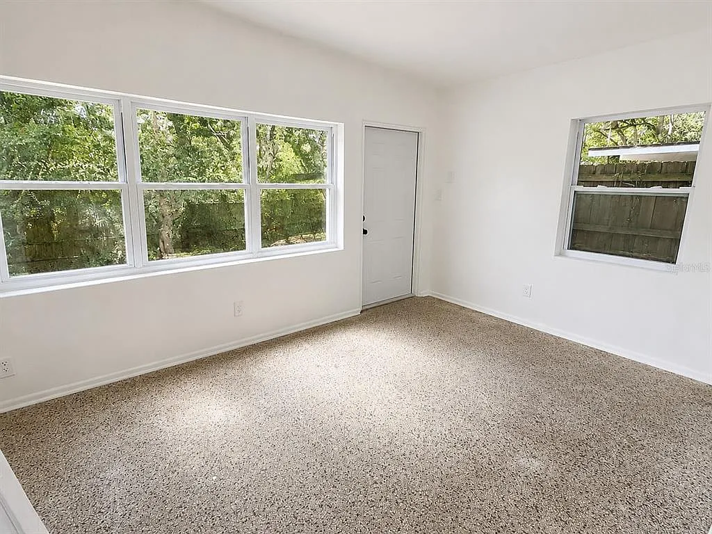 2 bed, 1.0 bath, 980 sqft, $1,950 — Photo 3