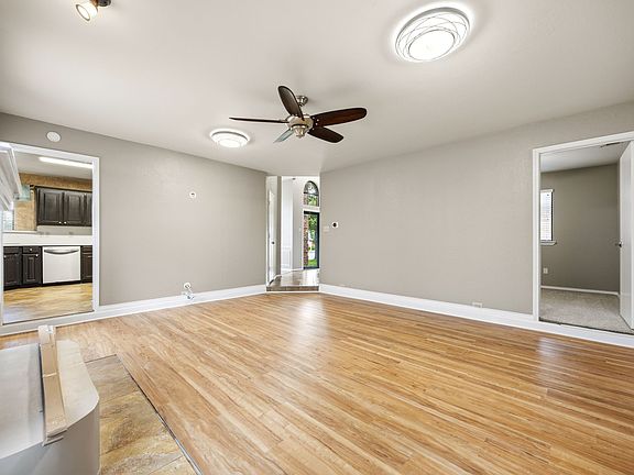 5th image of 2060 Arbor Creek Dr APT B