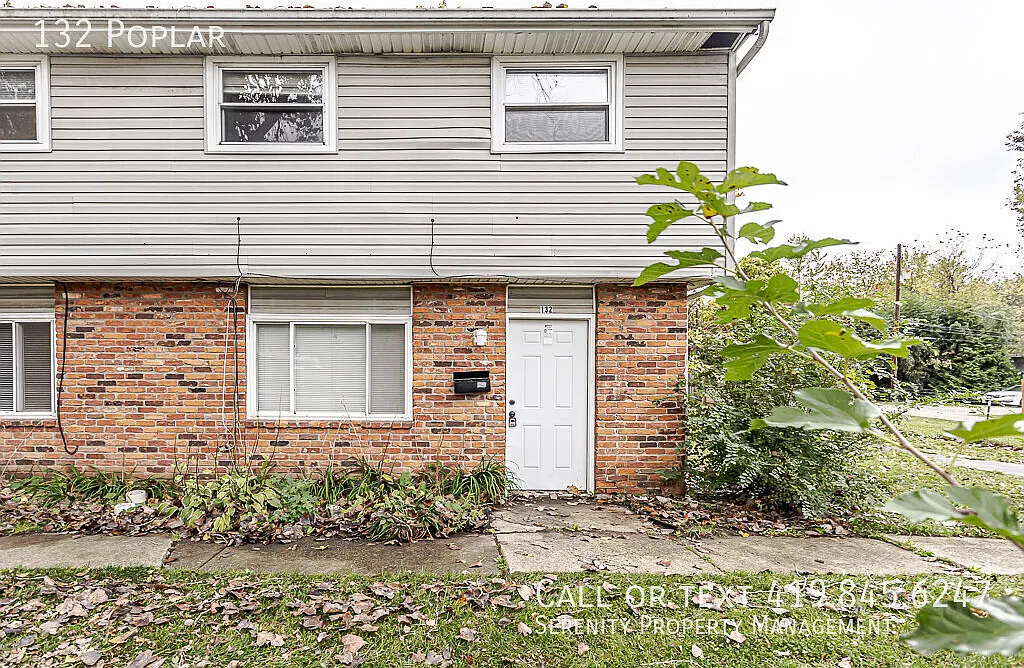 Spacious 4BR Home Near Ravine Park — Photo 1