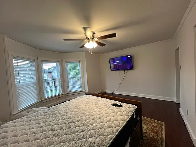 823 Mulberry Ave — Photo 1