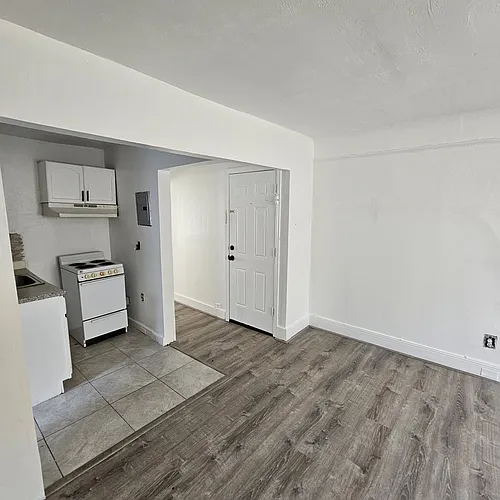 138 S 10th St #3 Photo 1