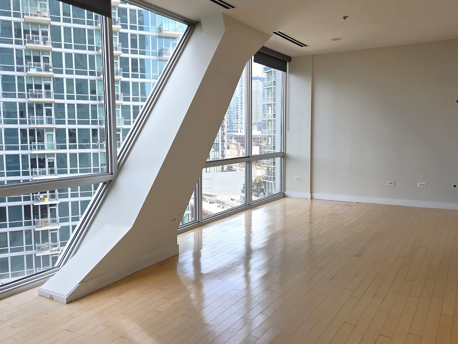 1 bed, 798 sqft, $2,900 — Photo 3