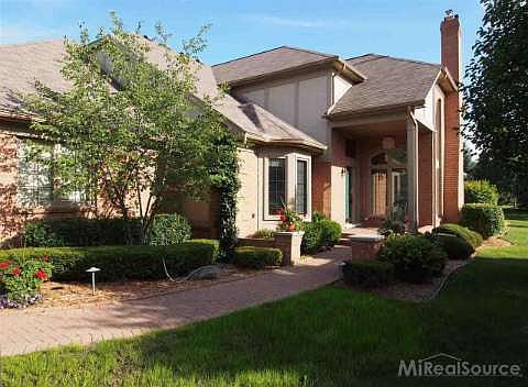 3rd image of 54641 Kingsley Ct