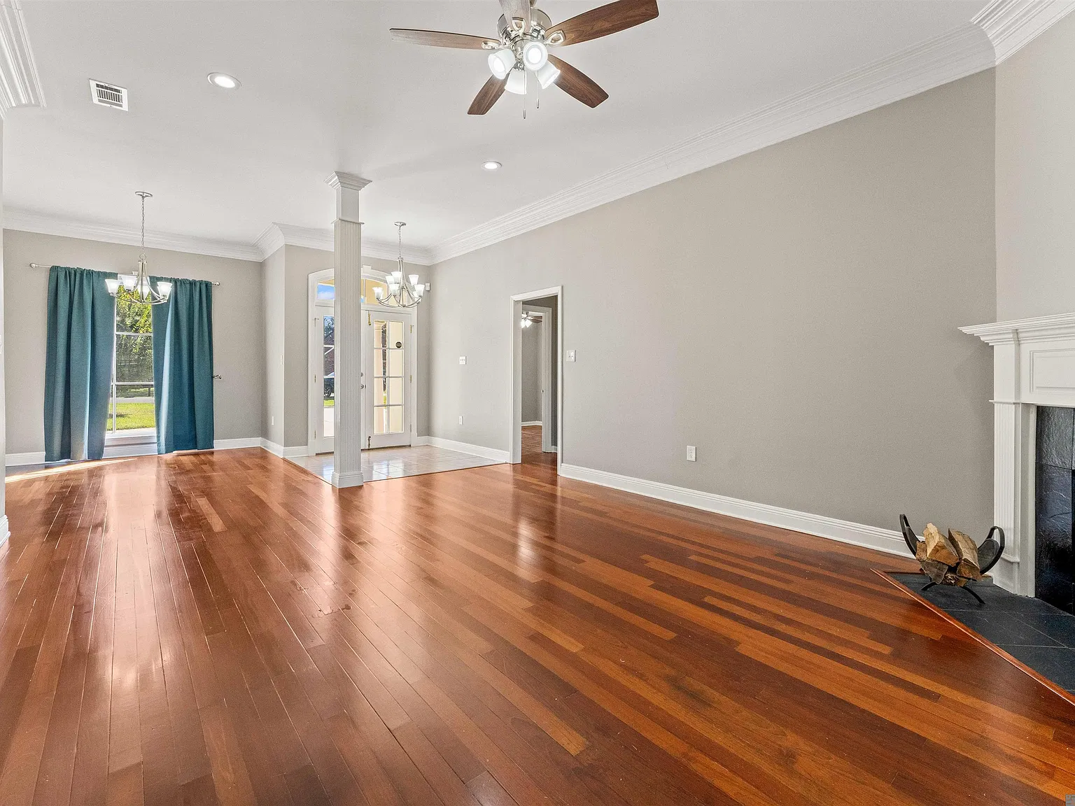 4 bed, 2086 sqft, $2,300 — Photo 4