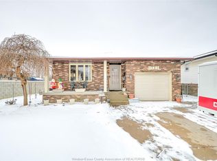 1582 Rosati Dr, Lasalle, ON N9J 2Z8