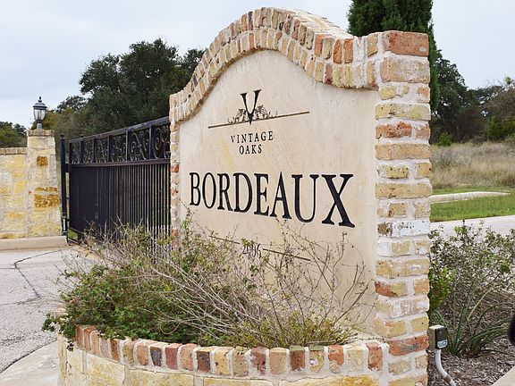 5th image of 1372 Bordeaux Ln